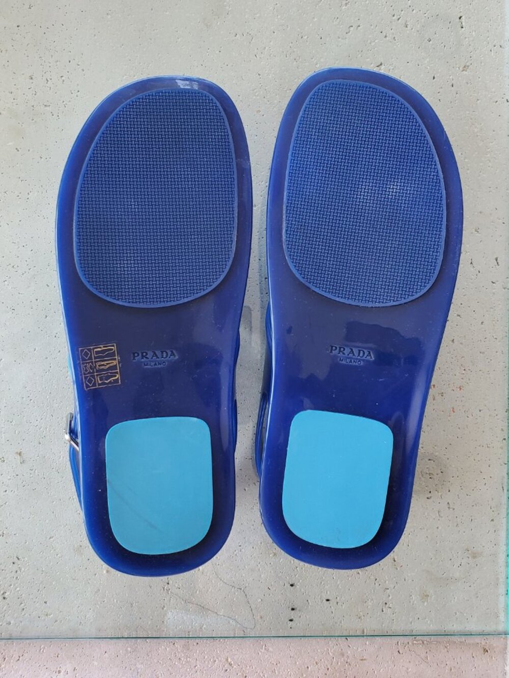 PRADA ! floral daisy appliquéd blue rubber sandals (EU/39.5) - Picture 8 of 12